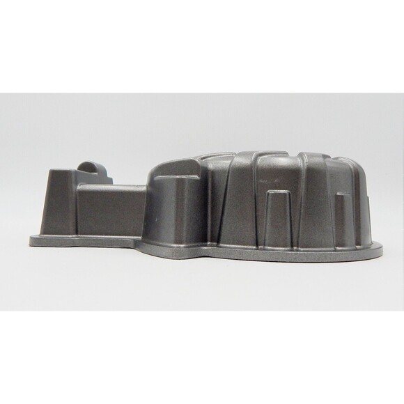 Nordic Ware Tractor Cake 9 Cup Pan Pro-Cast Aluminum Baking Bread Mold - Picture 3 of 7